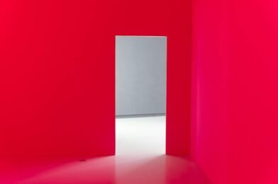 Installer une porte intérieure soi-même : guide complet